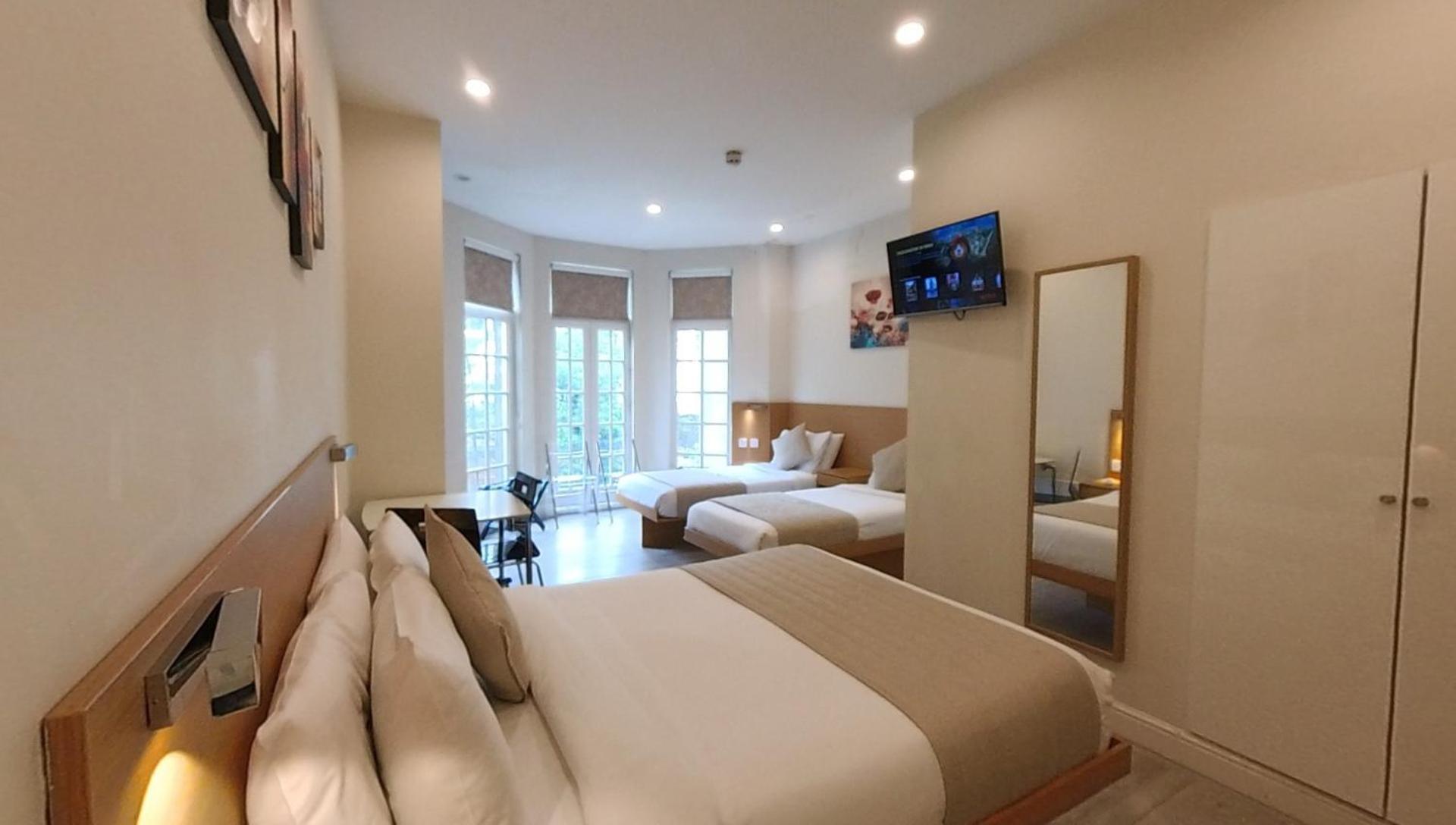 Hotel Nox Olympia 4*